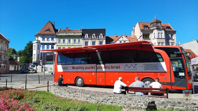 mobilny punkt poboru krwi Autor: Łużyckie Centrum Rozwoju